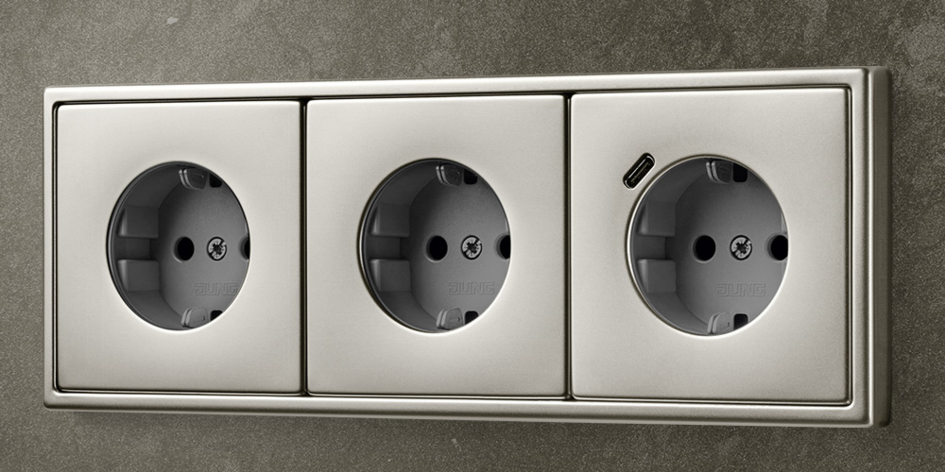 SCHUKO® Steckdosen mit USB bei Elektroanlagen Jörg Komischke in Dresden